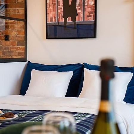 Chic Apartment In Historic Koneser Area Varşovia Exterior foto