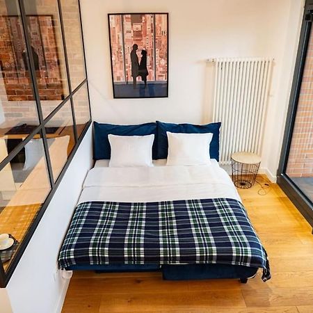 Chic Apartment In Historic Koneser Area Varşovia Exterior foto