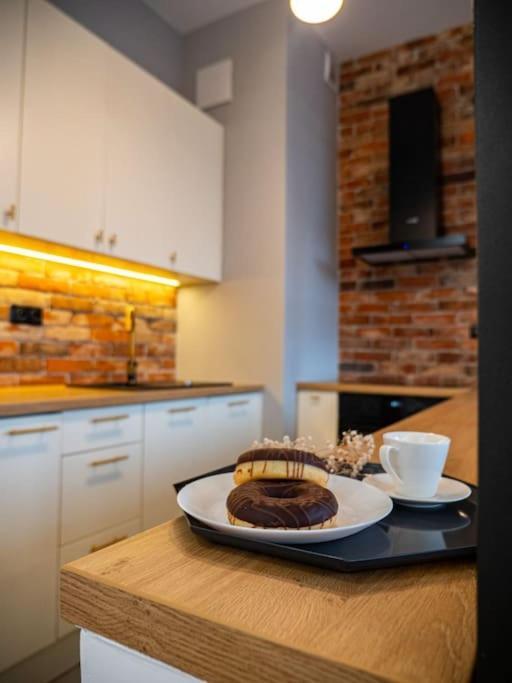 Chic Apartment In Historic Koneser Area Varşovia Exterior foto