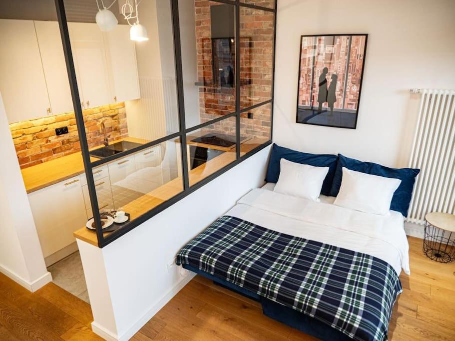 Chic Apartment In Historic Koneser Area Varşovia Exterior foto