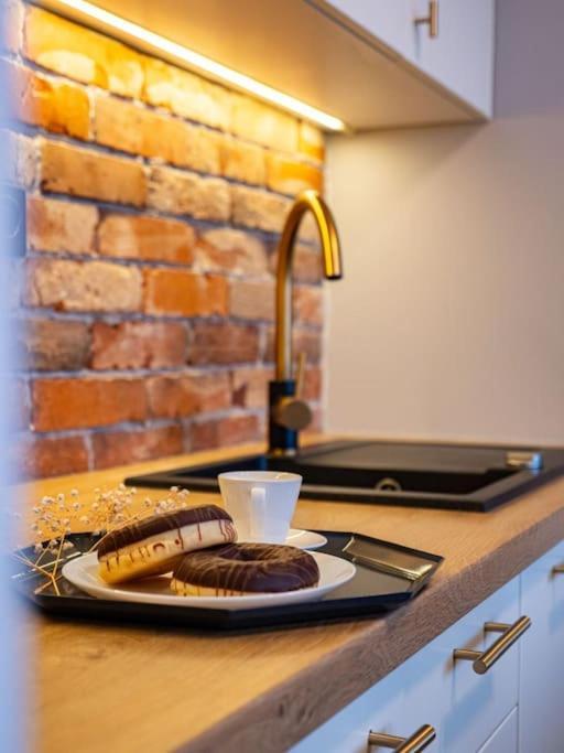 Chic Apartment In Historic Koneser Area Varşovia Exterior foto
