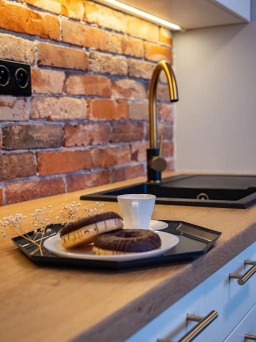 Chic Apartment In Historic Koneser Area Varşovia Exterior foto