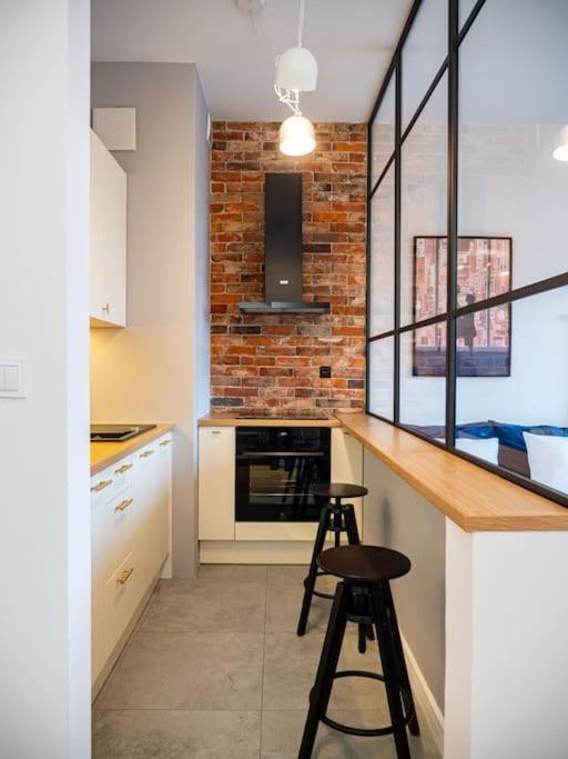 Chic Apartment In Historic Koneser Area Varşovia Exterior foto