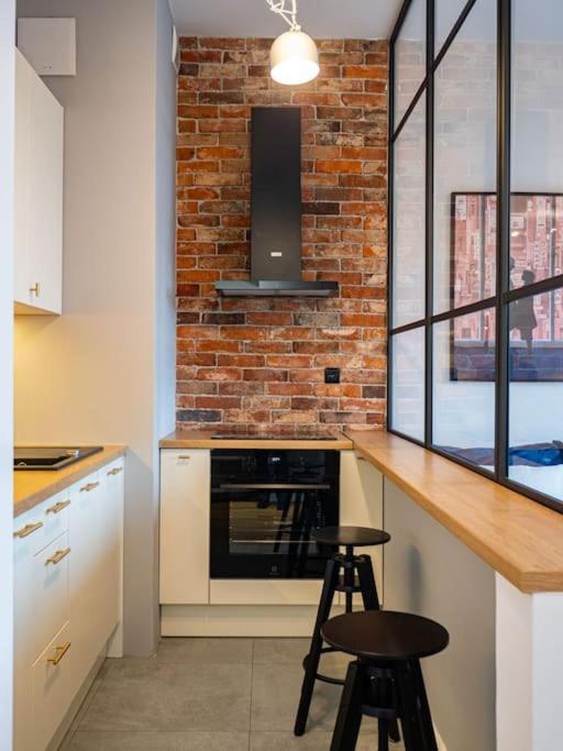 Chic Apartment In Historic Koneser Area Varşovia Exterior foto