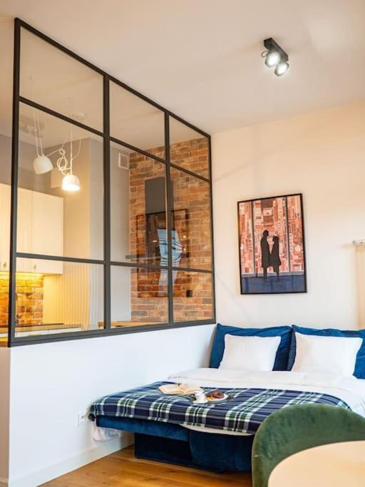 Chic Apartment In Historic Koneser Area Varşovia Exterior foto