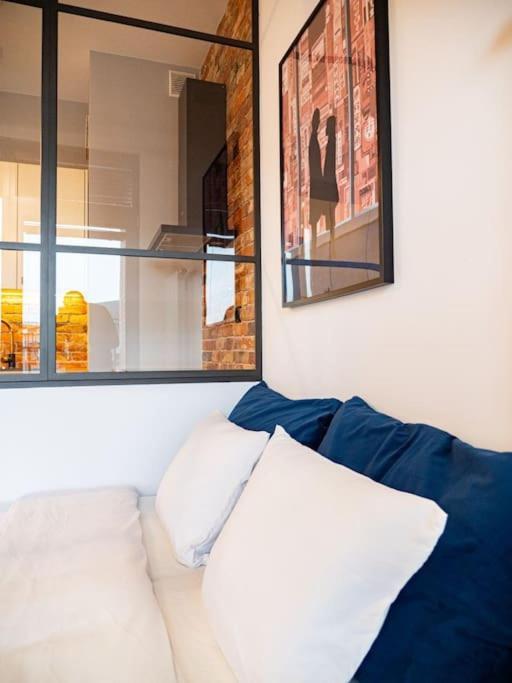 Chic Apartment In Historic Koneser Area Varşovia Exterior foto