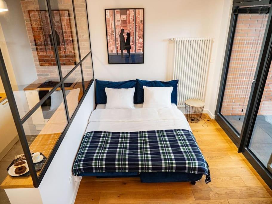 Chic Apartment In Historic Koneser Area Varşovia Exterior foto
